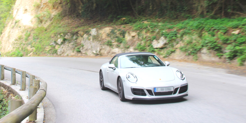 Porsche-911-GTS-Cabrio-991.2.